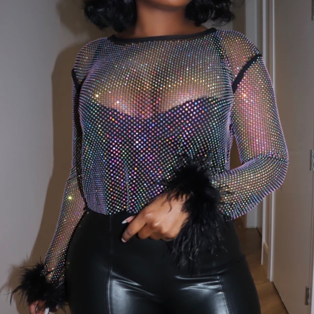 New Years Ready! 🎉🍾Super cute fuzzy sparkle top